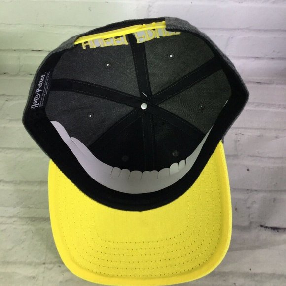 Harry Potter Hufflepuff Crest Logo Snapback Hat - Picture 6 of 7